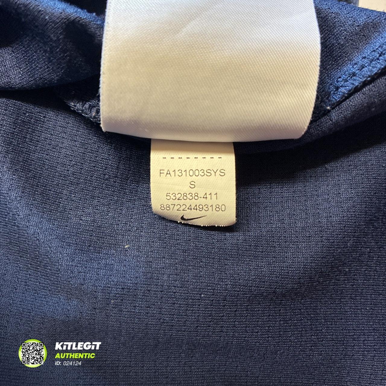 Manchester United 2013/14 Away - Buttner 28 - Small