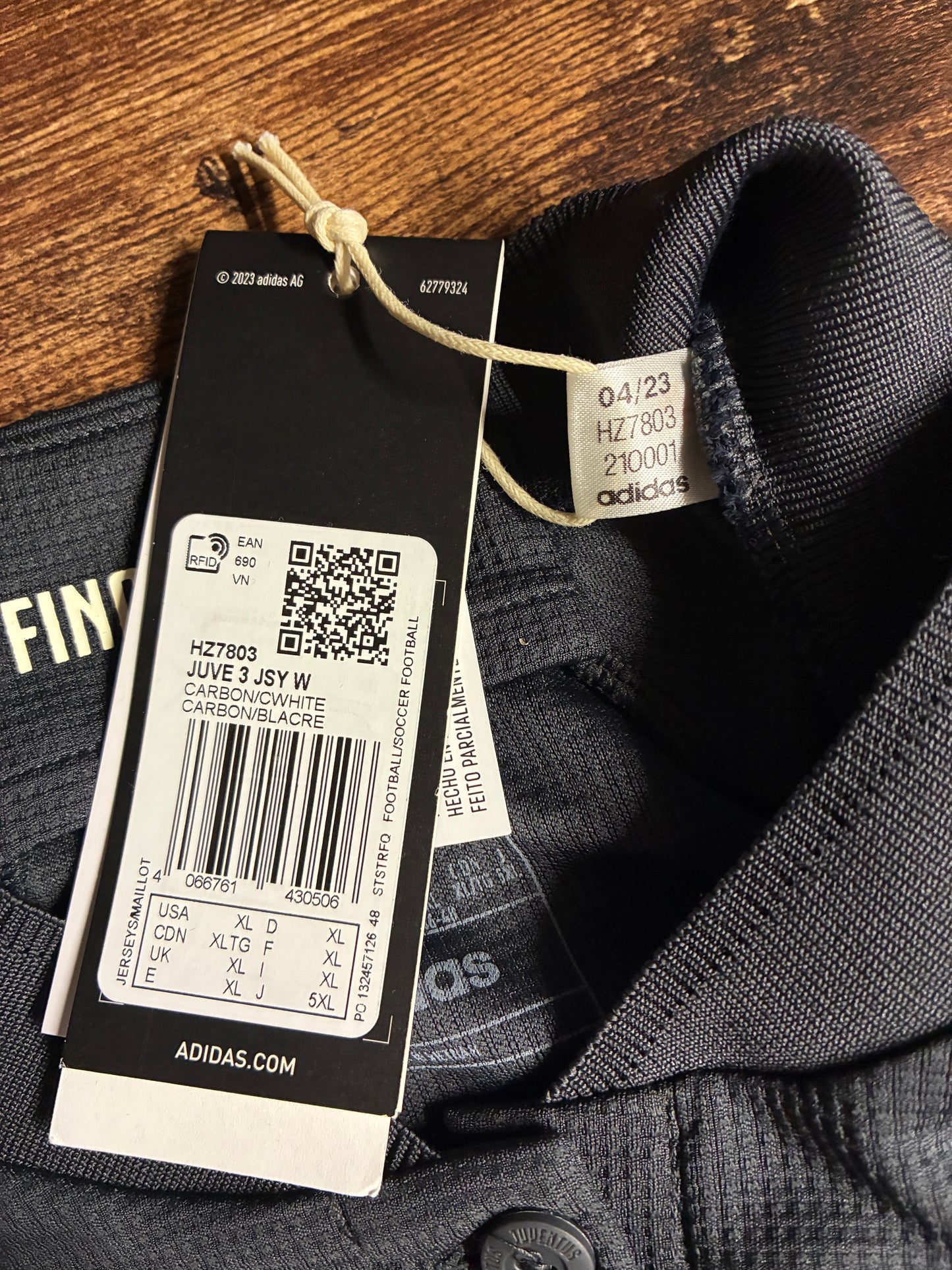 Juventus 2023/24 3rd Shirt - Woman’s XL - New with tags