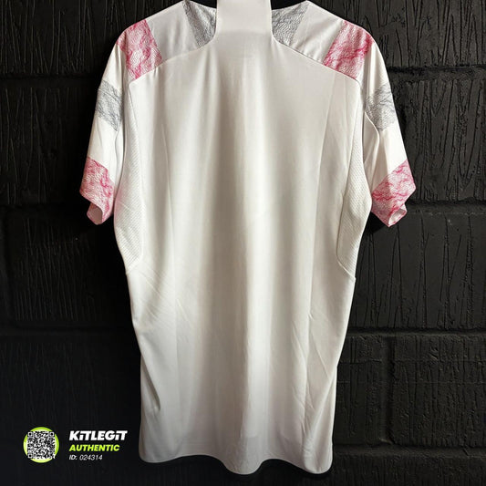 Juventus 2023/24 Away Shirt - Large (BNWT)