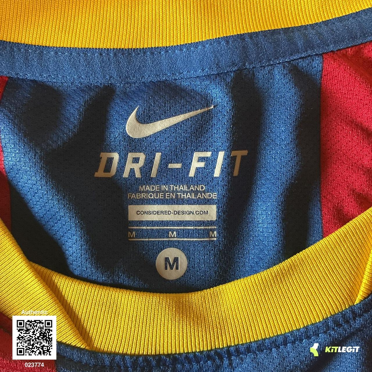 Barcelona FC 2010/11 Home Shirt - Medium