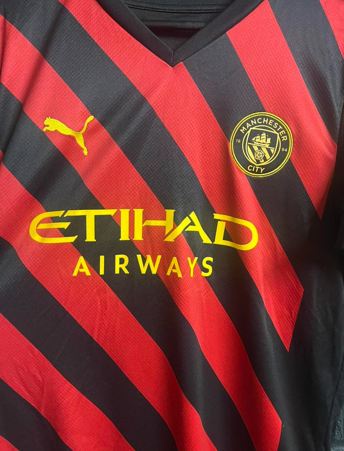 Manchester City 2022/23 Away Shirt - Large - Haaland 9