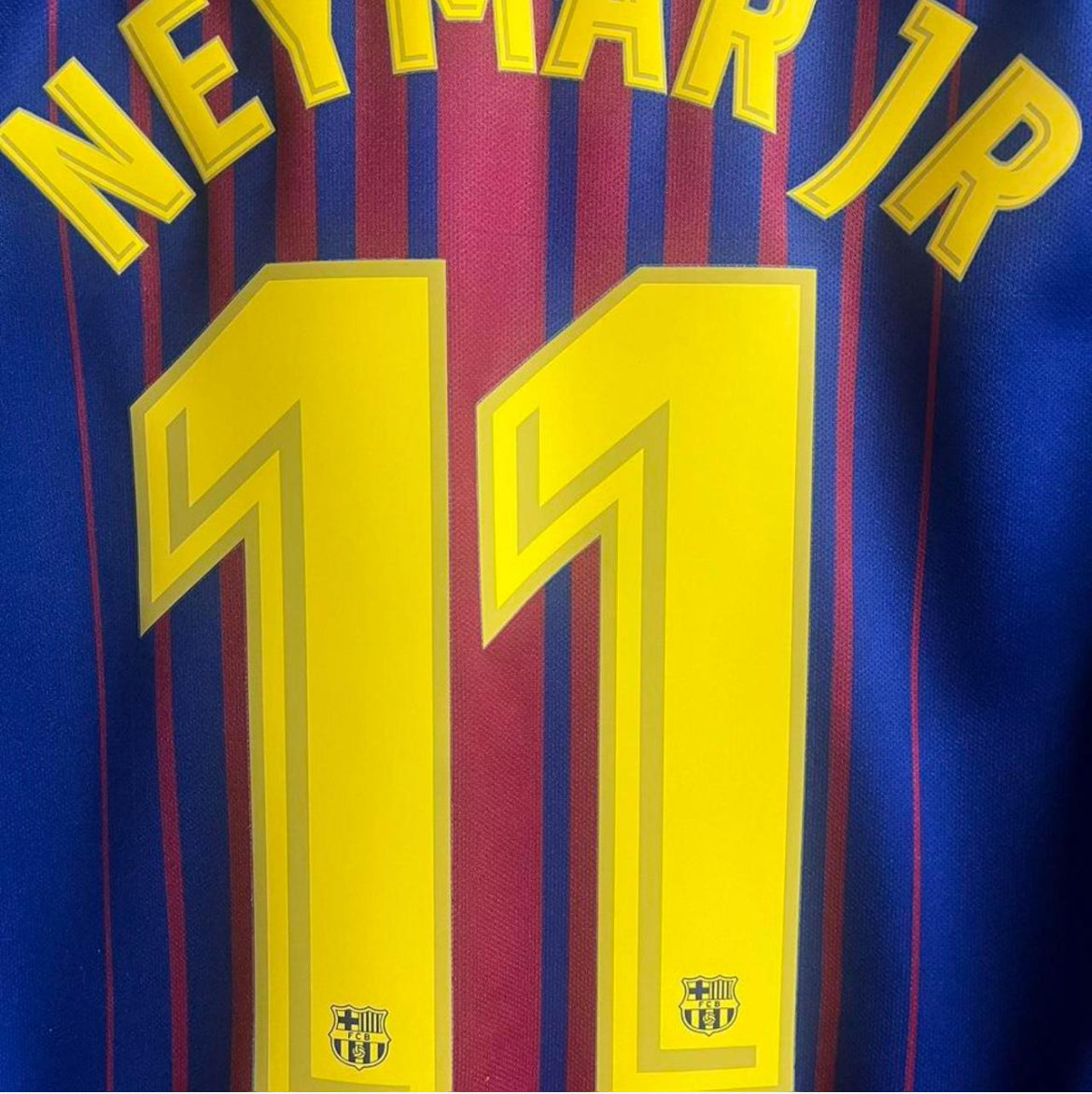 Barcelona 2017/18 Home Shirt - Medium - Neymar 11
