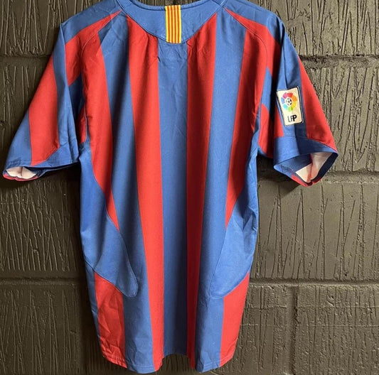 Barcelona 2005/06 Home Shirt - Small