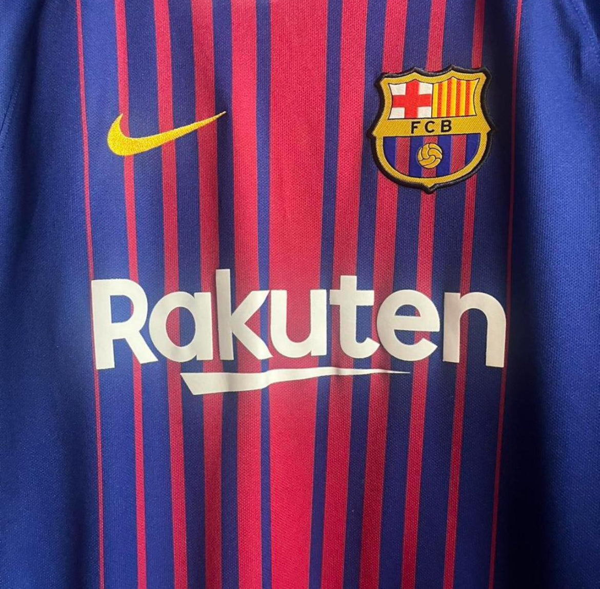 Barcelona 2017/18 Home Shirt - Medium - Suarez 9