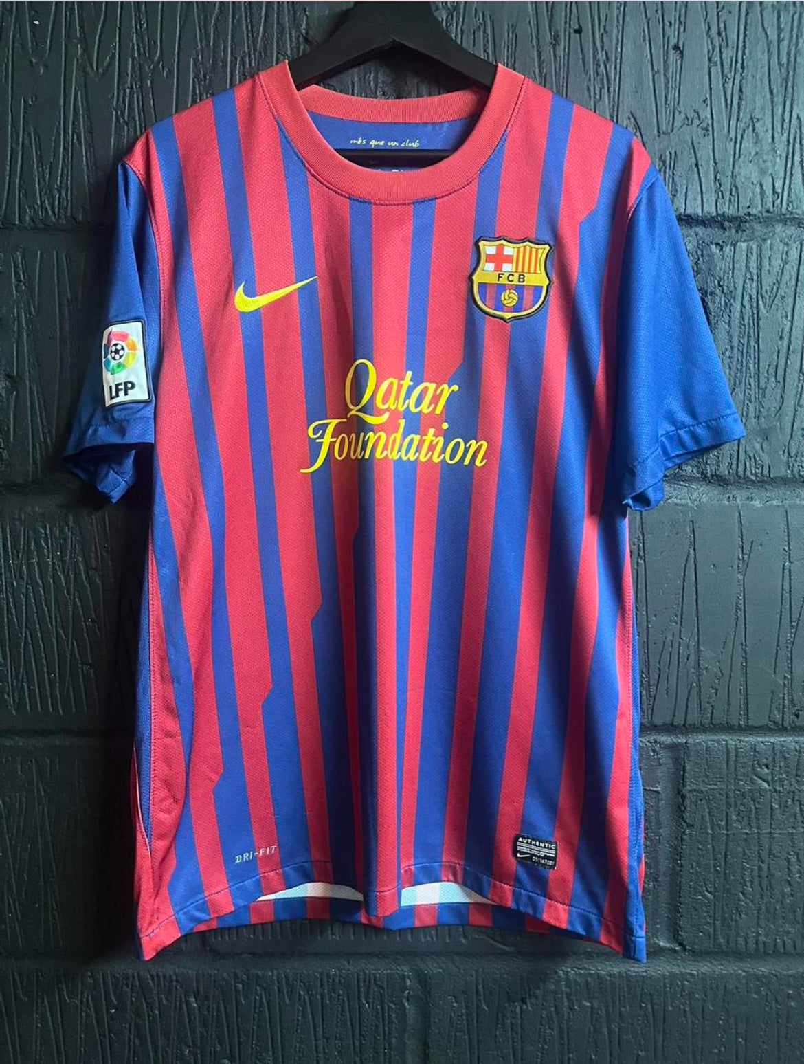 Barcelona 2011/12 Home Shirt - Large - David Villa 7