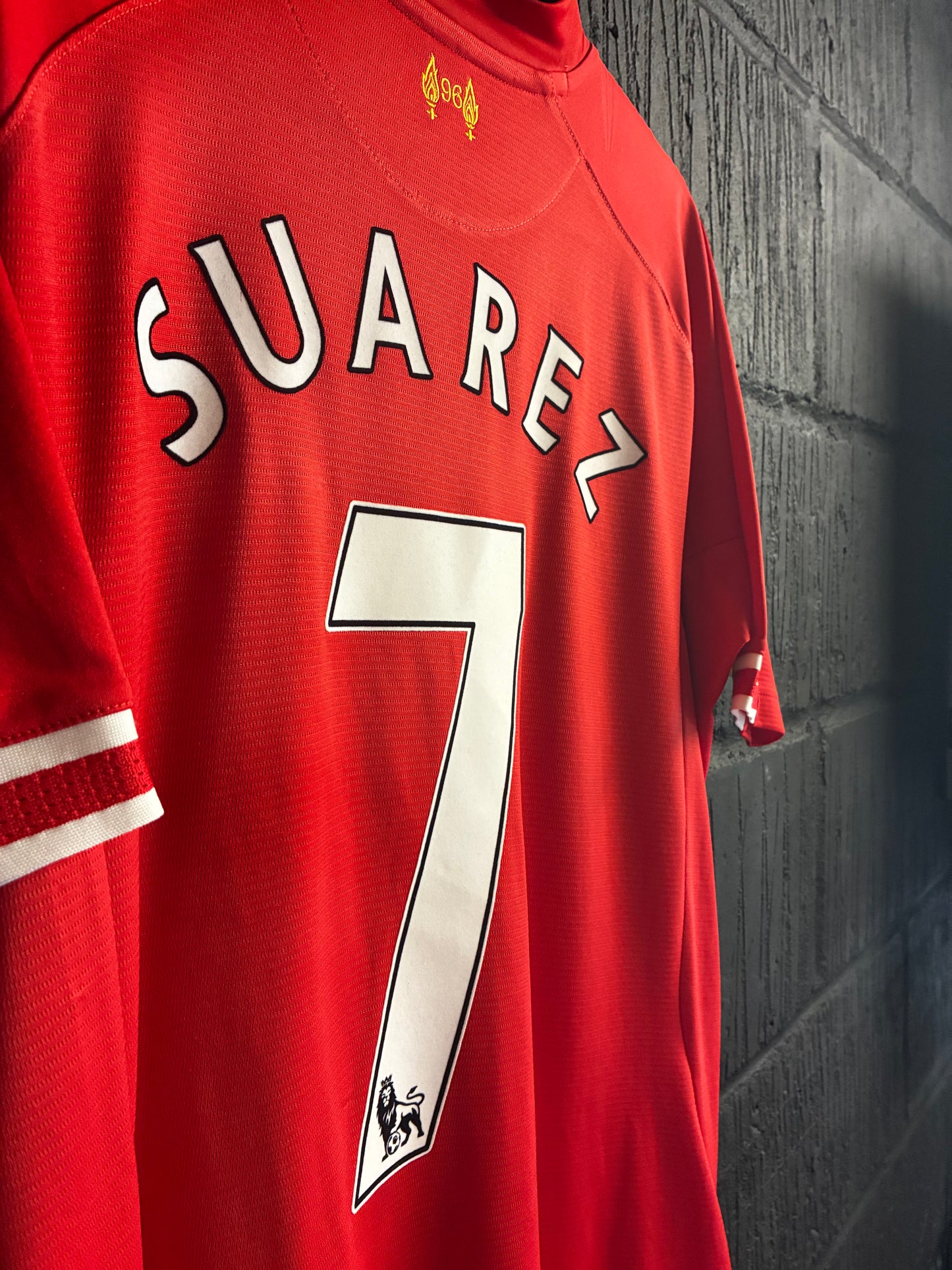 Liverpool 2013/14 Home Shirt - Medium - Suarez 7