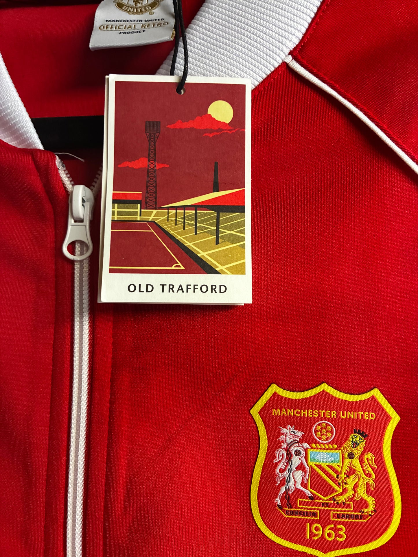 Manchester United Official Retro Jacket - Medium - BNWT