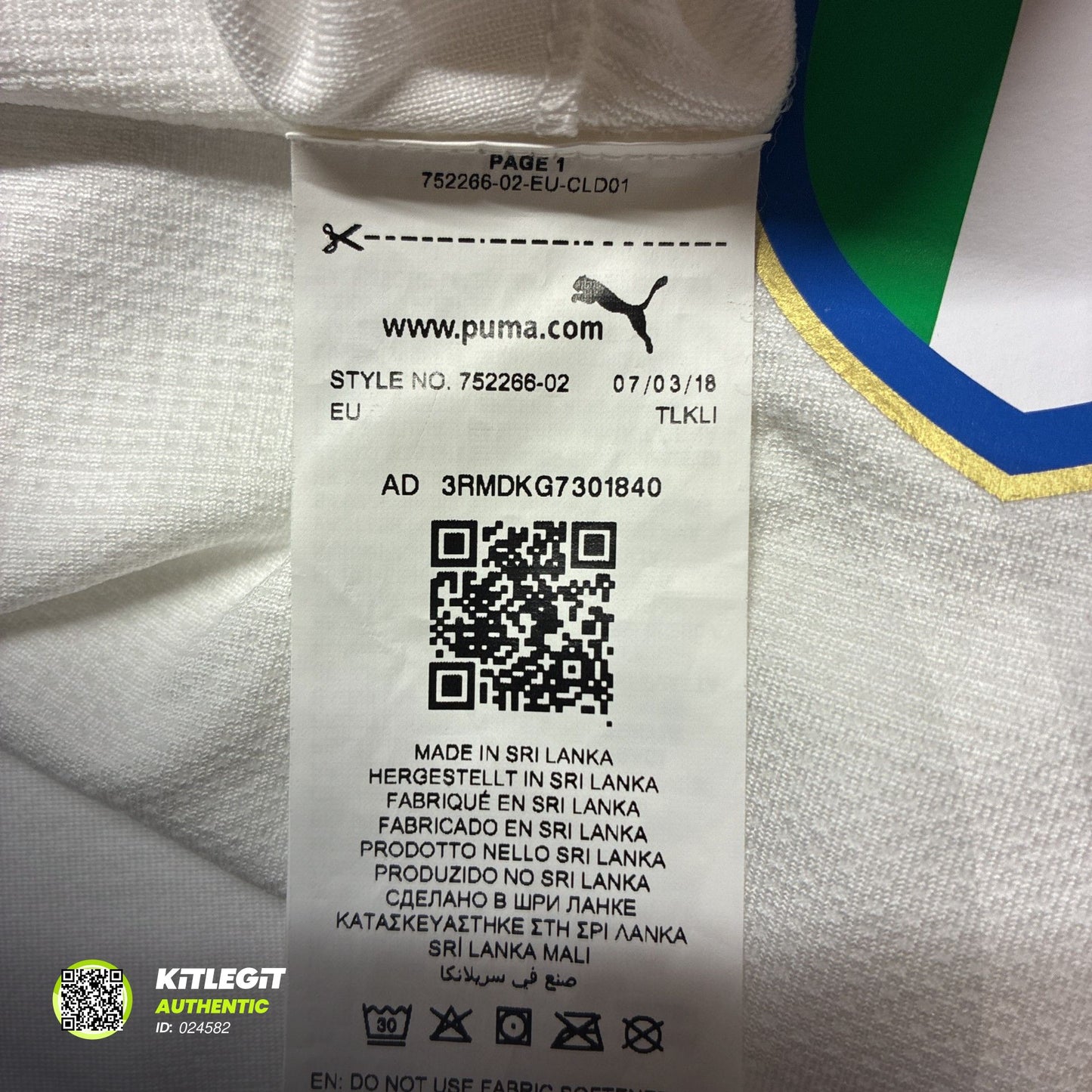 Italy 2018 Away Shirt - Large