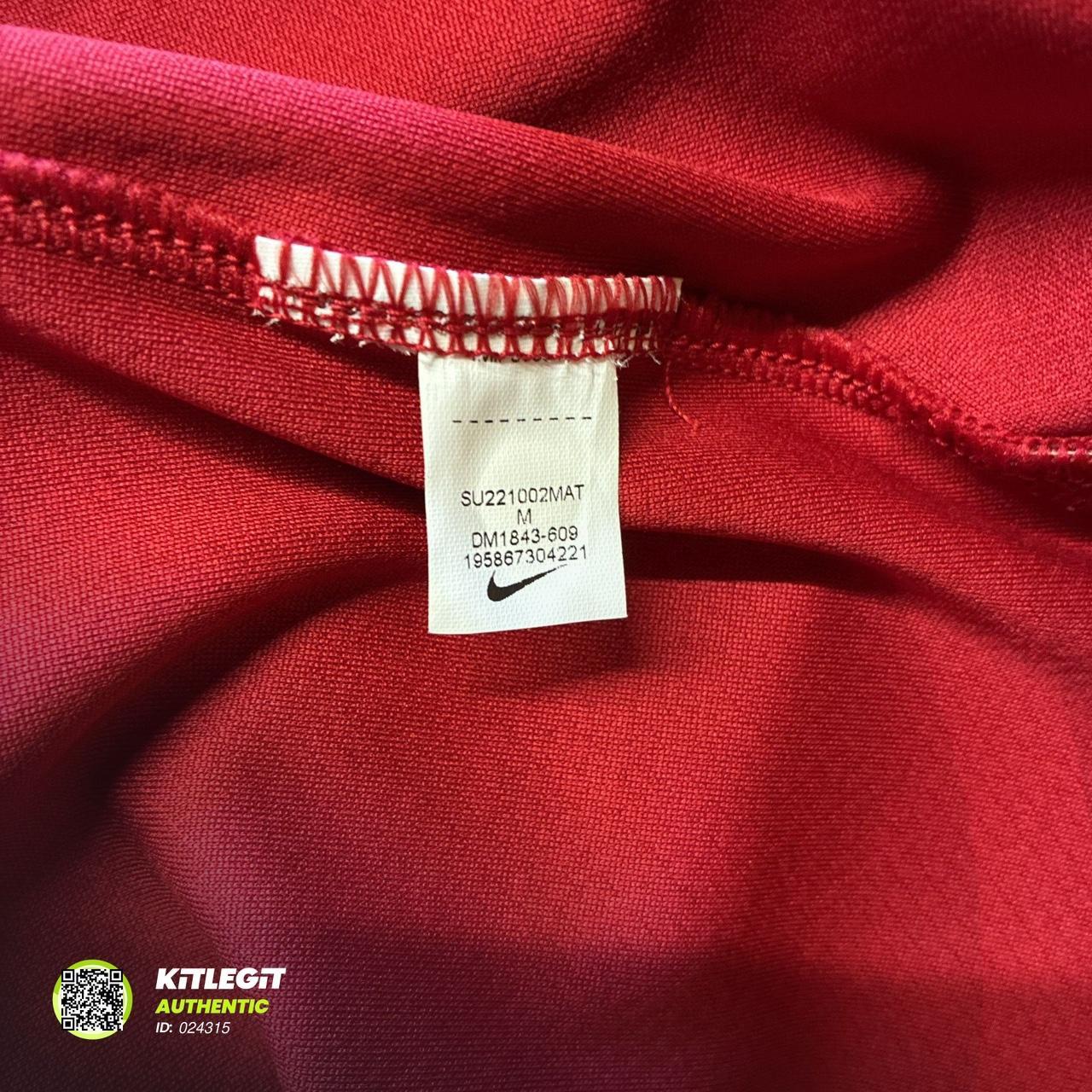 Liverpool 2022/23 Home Shirt - Medium  - Darwin Nunez 27