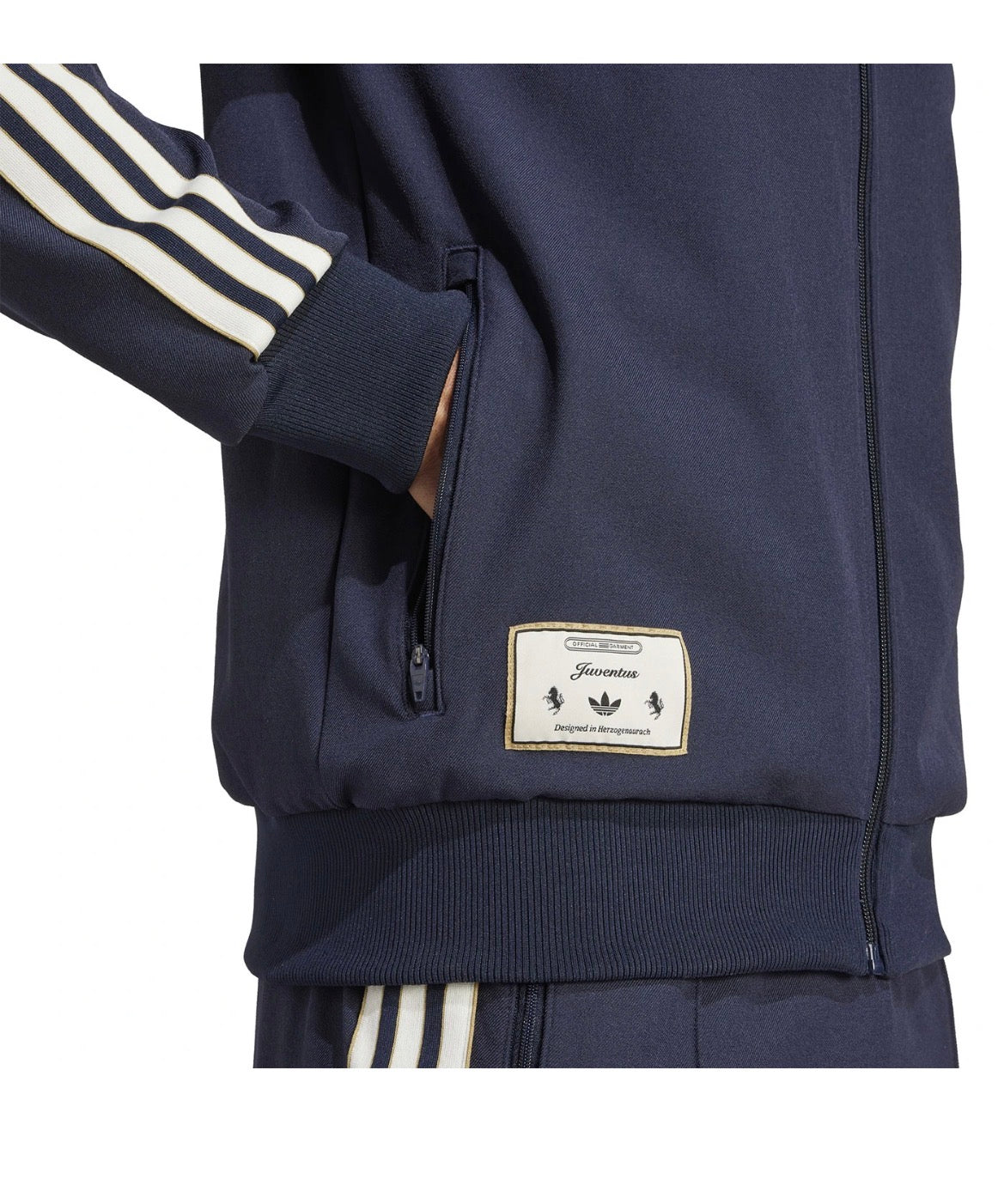 JUVENTUS TERRACE ICONS TRACK TOP - LARGE - BNWT