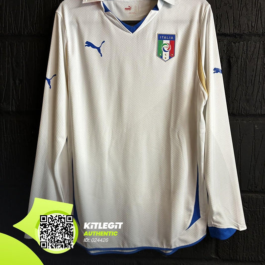 Italy 2010/11 Away Long Sleeved - Medium