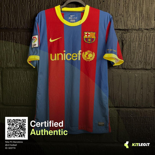 Barcelona FC 2010/11 Home Shirt - Medium