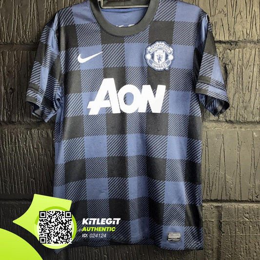 Manchester United 2013/14 Away  - Buttner 28 - Small
