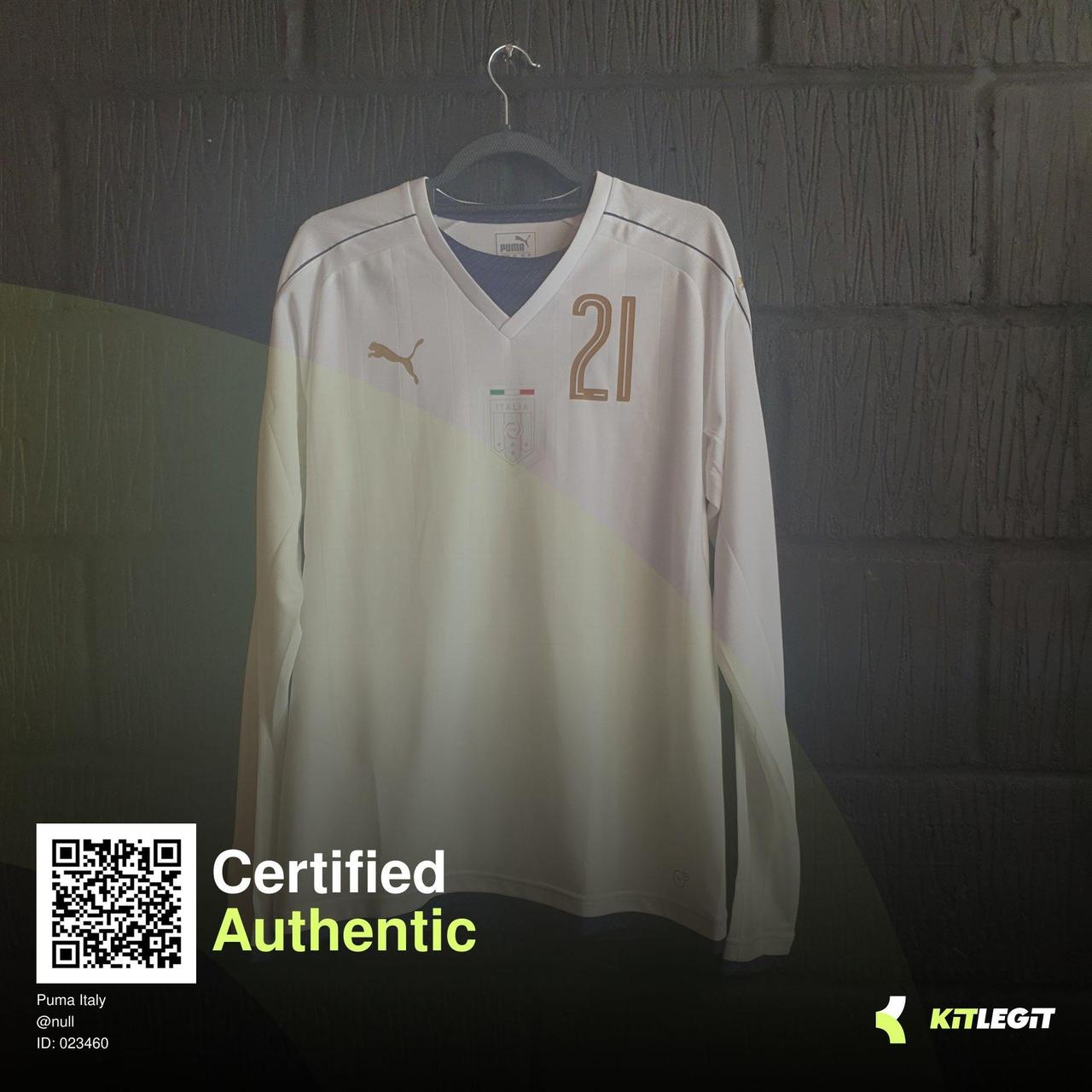 Italy 2016/17 Tribute Away shirt (BNWT) - Pirlo 21 - Large