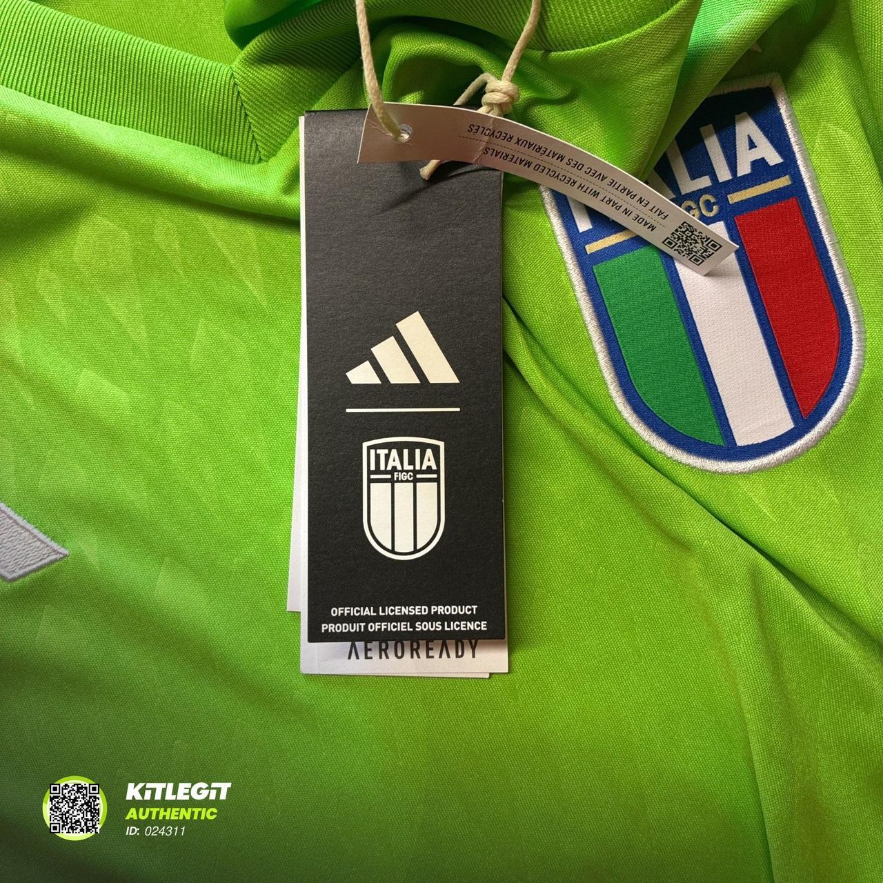 Italy 2023 GK jersey - Large (BNWT)