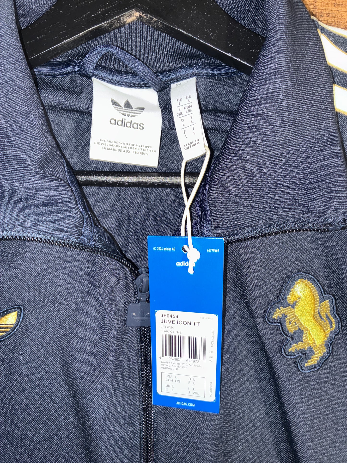 JUVENTUS TERRACE ICONS TRACK TOP - LARGE - BNWT