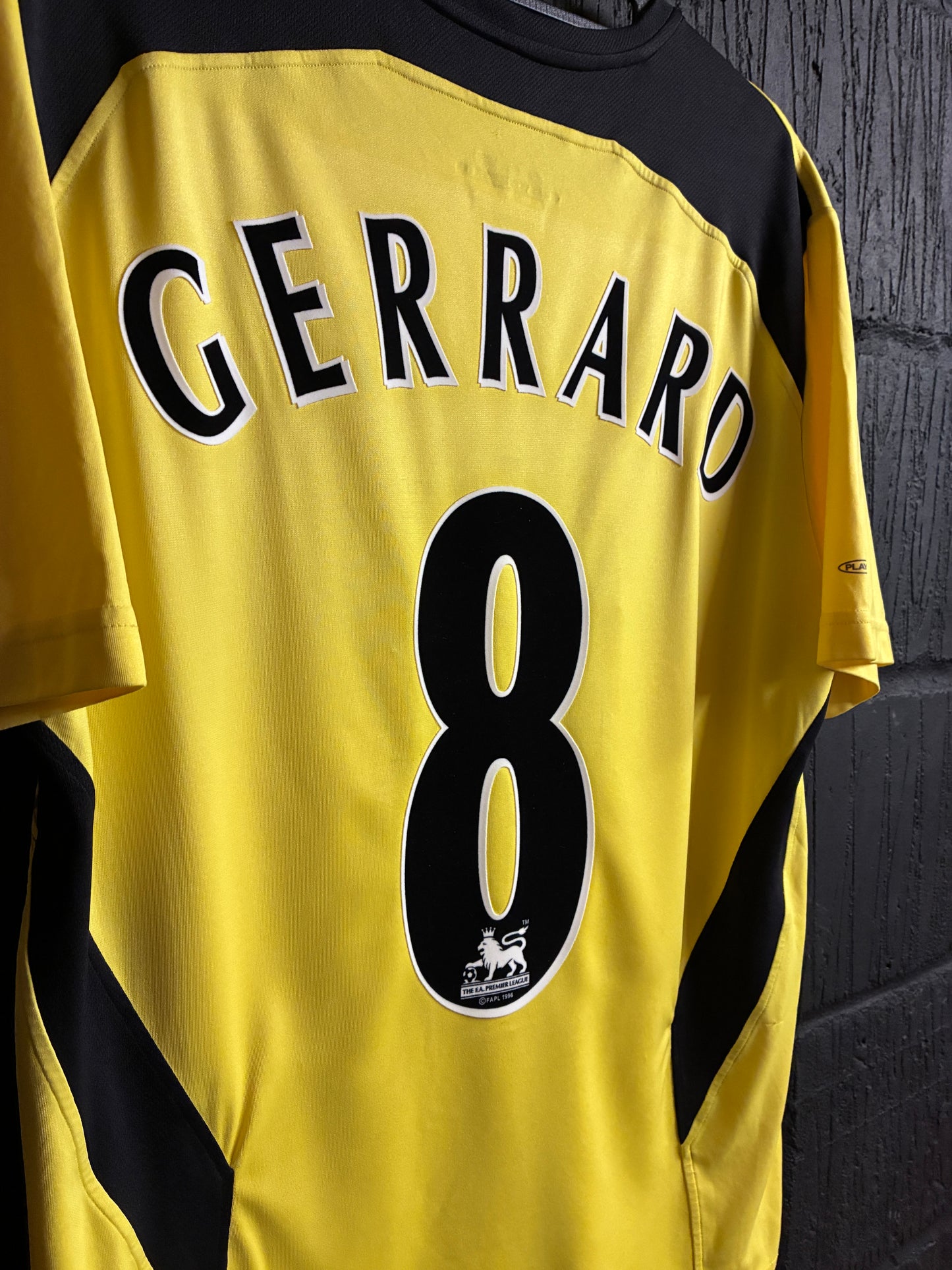 Liverpool 2004/05 Away - Medium