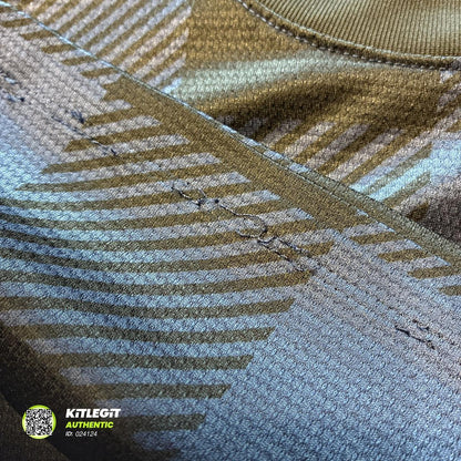 Manchester United 2013/14 Away  - Buttner 28 - Small