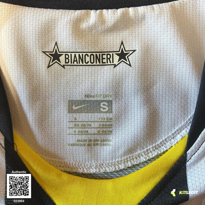 Juventus 2009/10 Home Shirt - Small