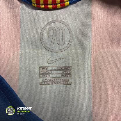 Barcelona 2005/06 Home Shirt - Small - Ronaldinho #10