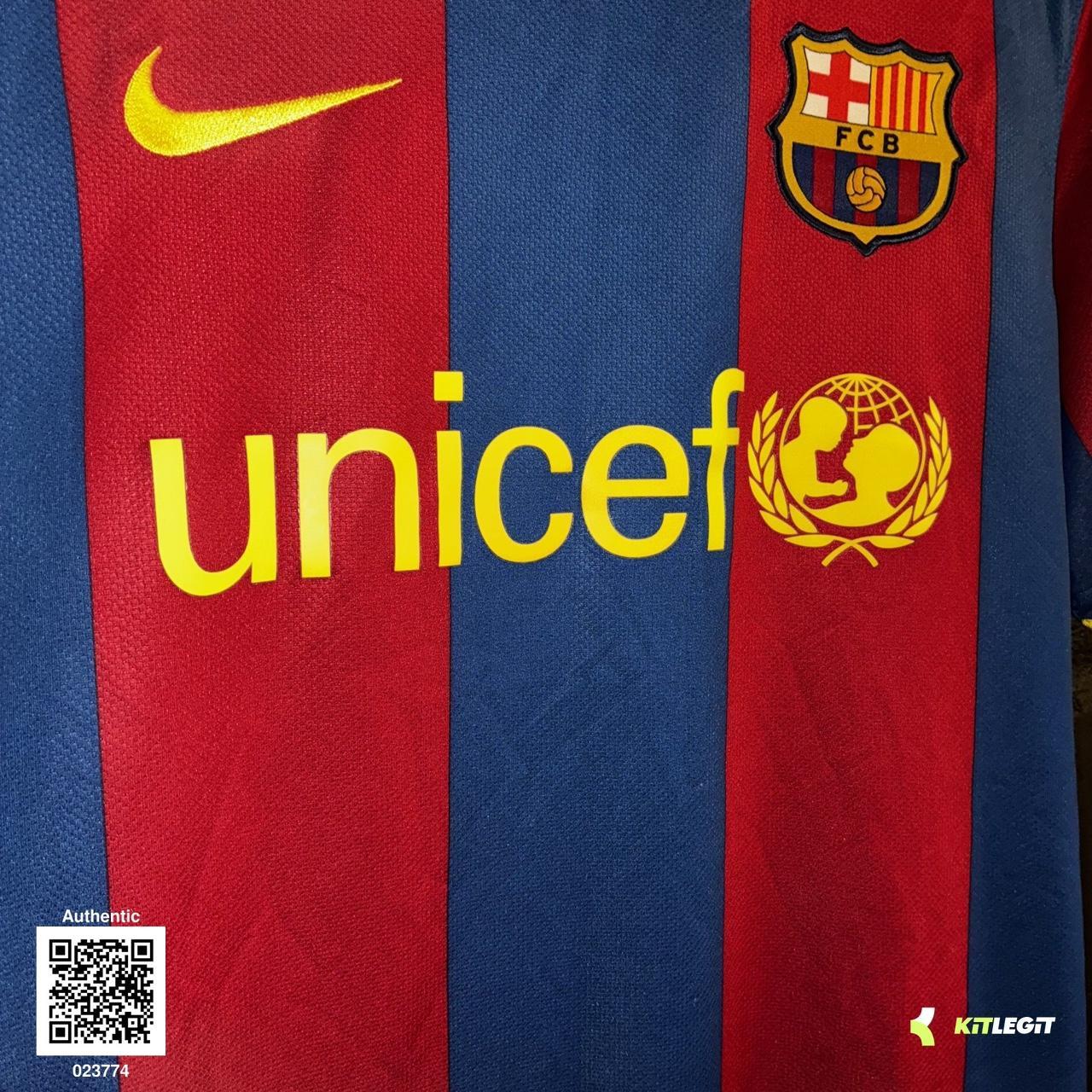 Barcelona FC 2010/11 Home Shirt - Medium