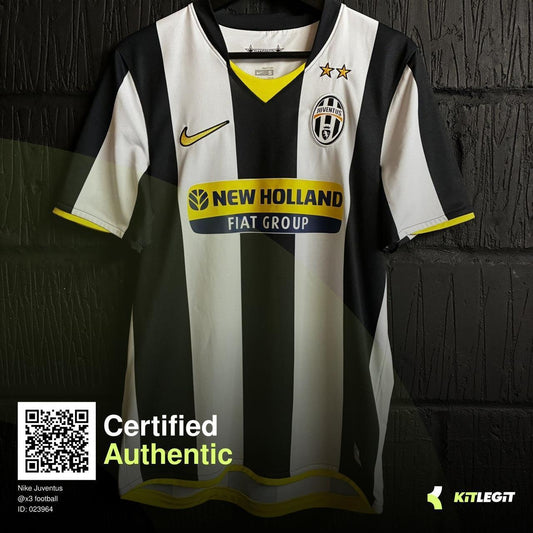 Juventus 2009/10 Home Shirt - Small