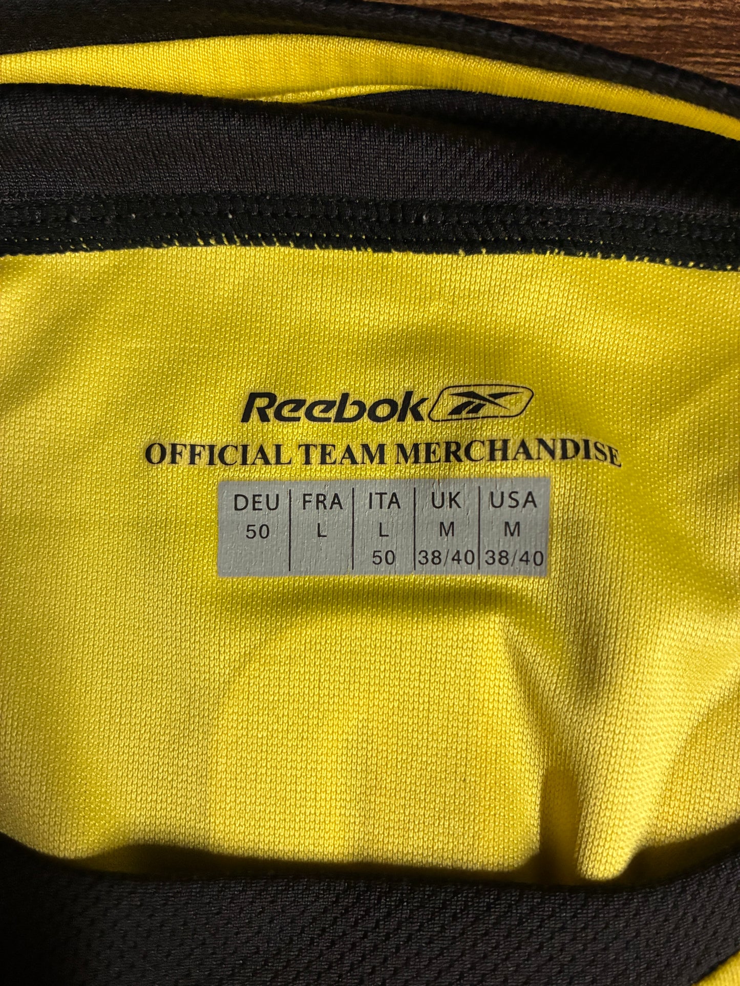 Liverpool 2004/05 Away - Medium