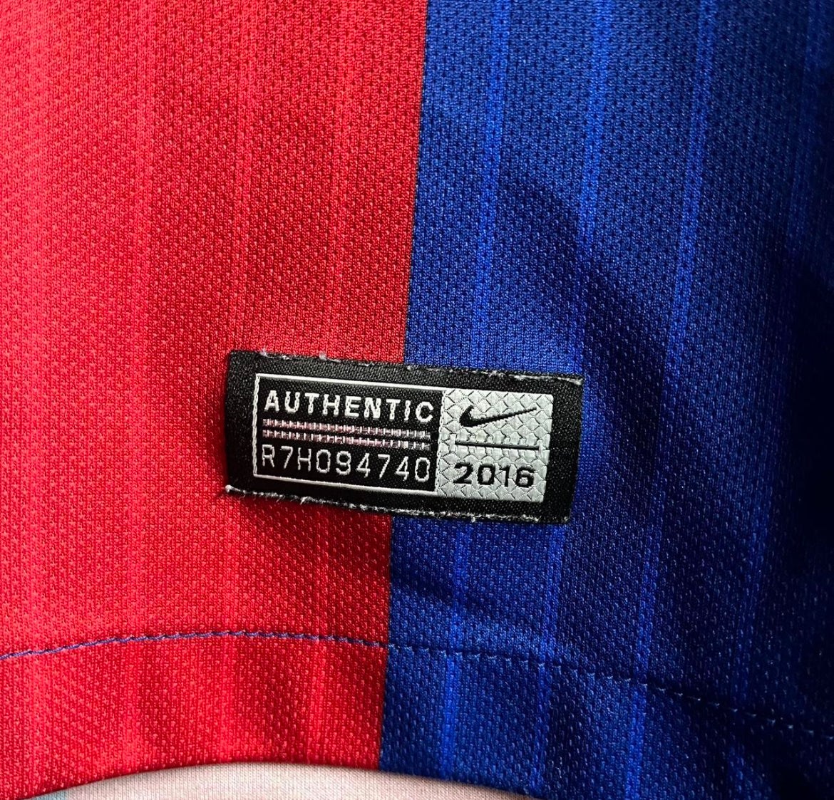 Barcelona 2016/17 Home Shirt - Large - Messi 10