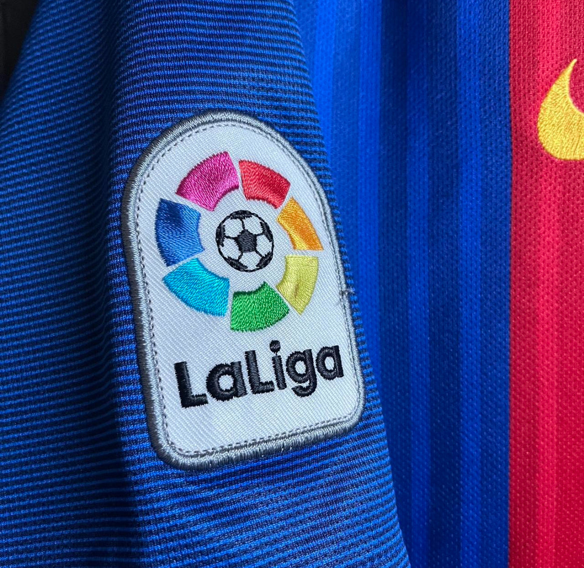 Barcelona 2016/17 Home Shirt - Large - Messi 10