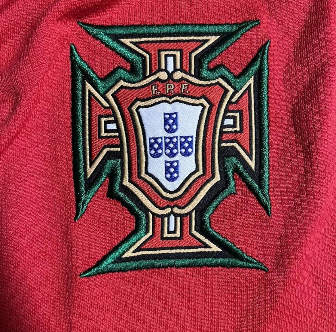 Portugal 2008 Home Shirt - Medium