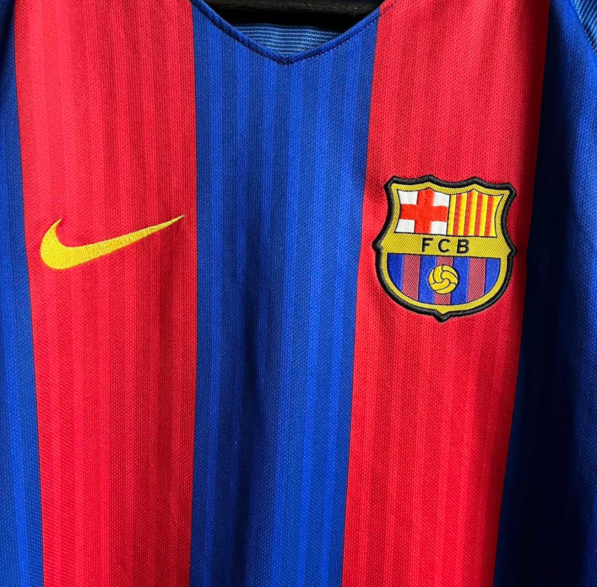 Barcelona 2016/17 Home Shirt - Large