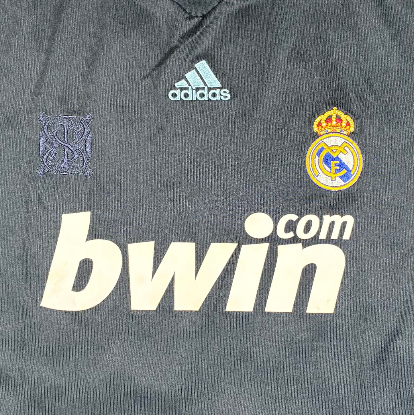Real Madrid 2009/10 Away Shirt | XL