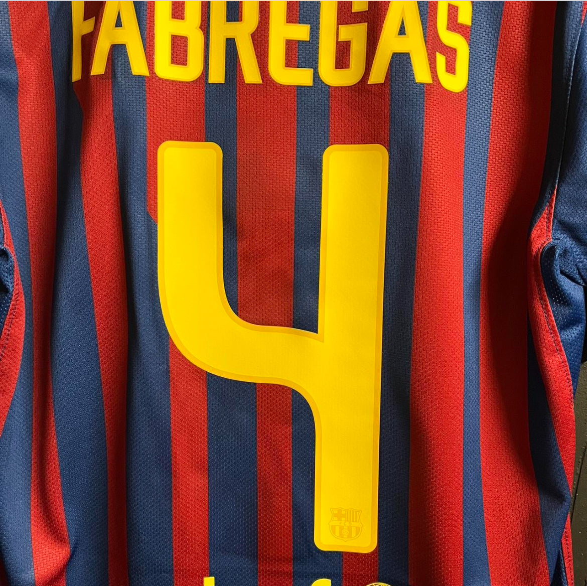 Barcelona 2011/12 Home Shirt - Small - Fabregas 4