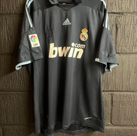 Real Madrid 2009/10 Away Shirt - XL
