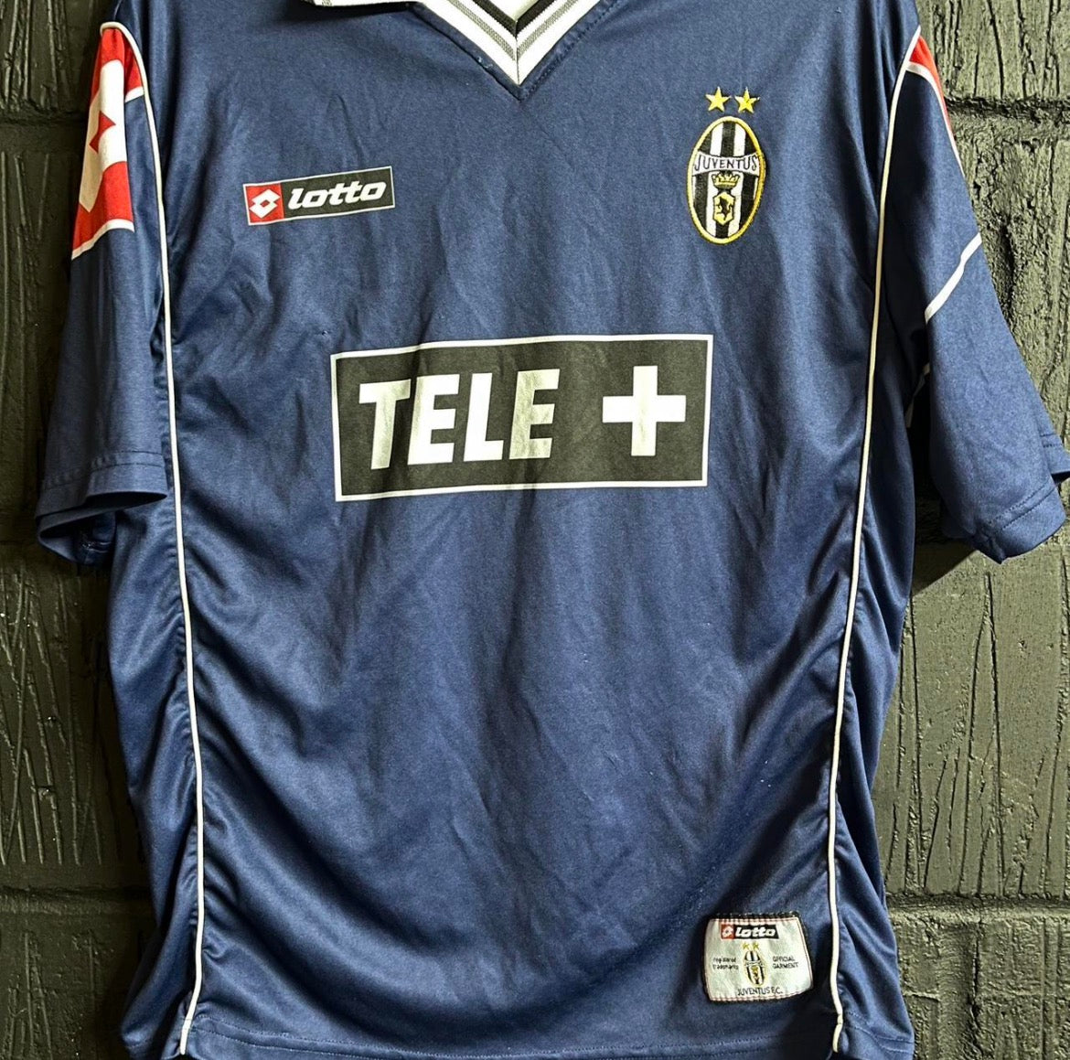 Juventus 2000/01 3rd Shirt - Small