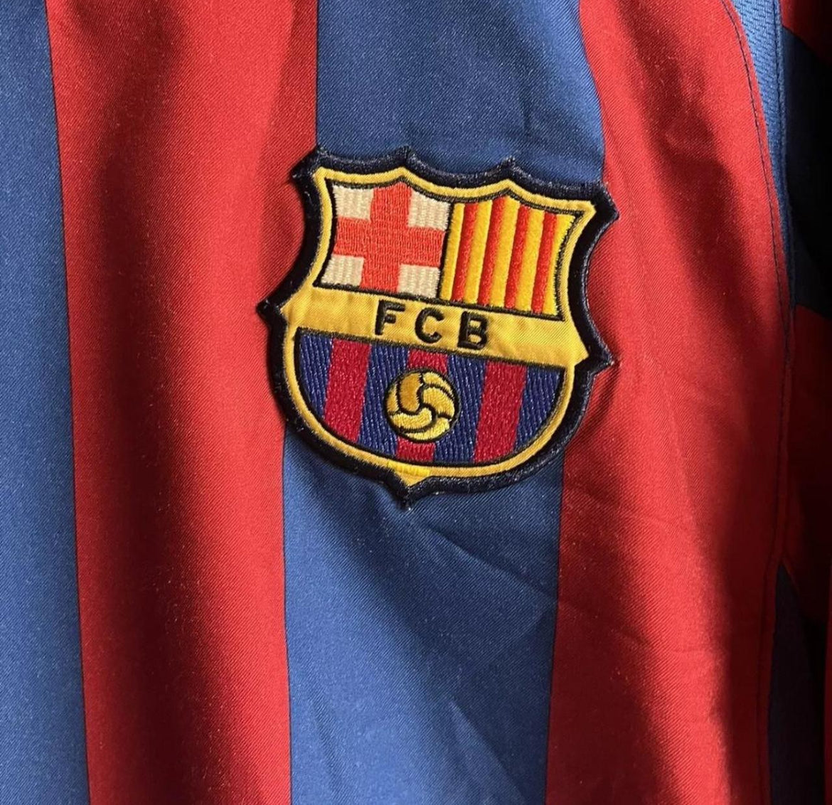 Barcelona 2005/06 Home Shirt - Small