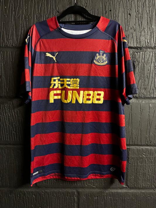 Newcastle United 2018/19 - Away - Large