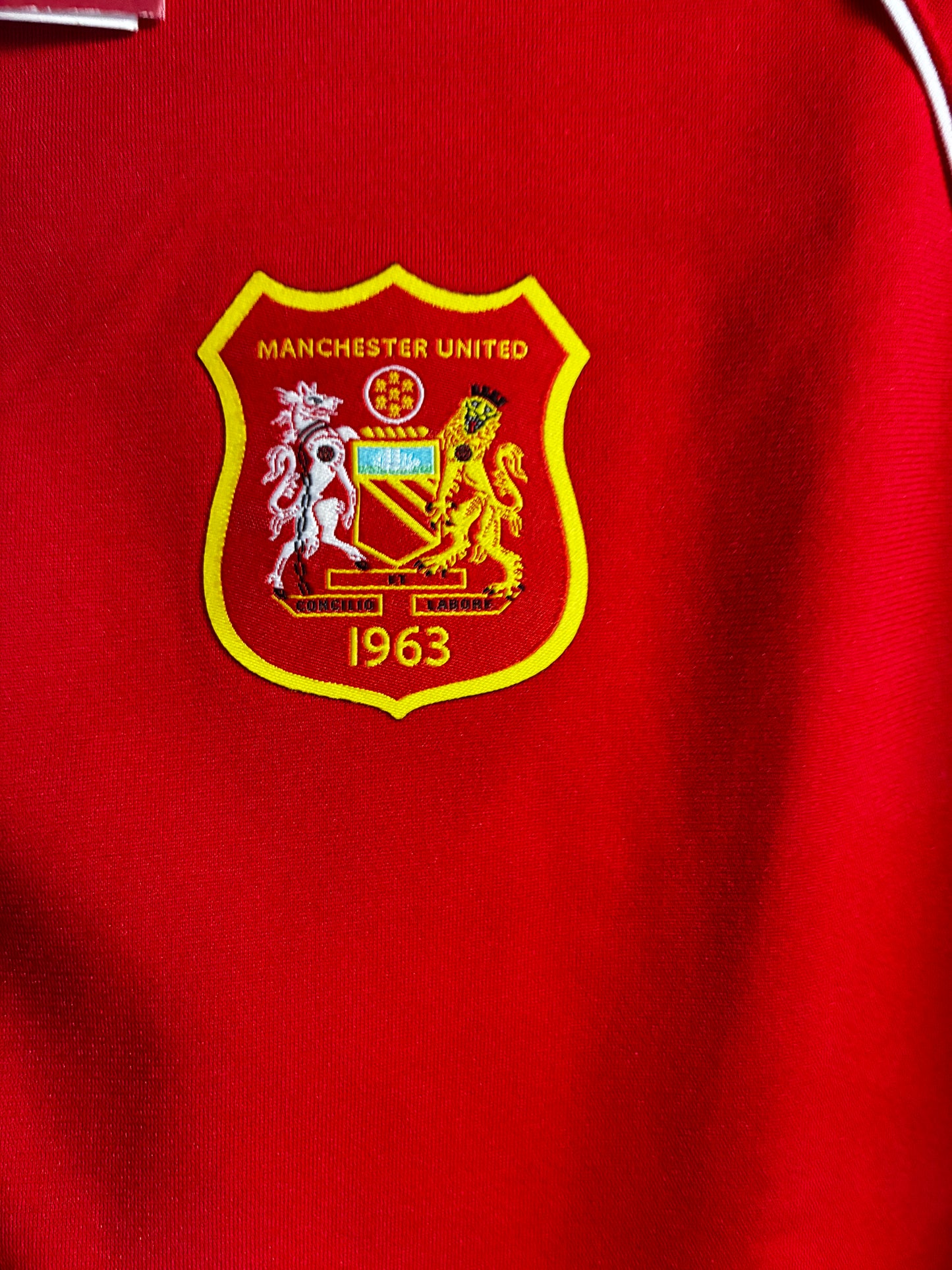 Manchester United Official Retro Jacket - Medium - BNWT