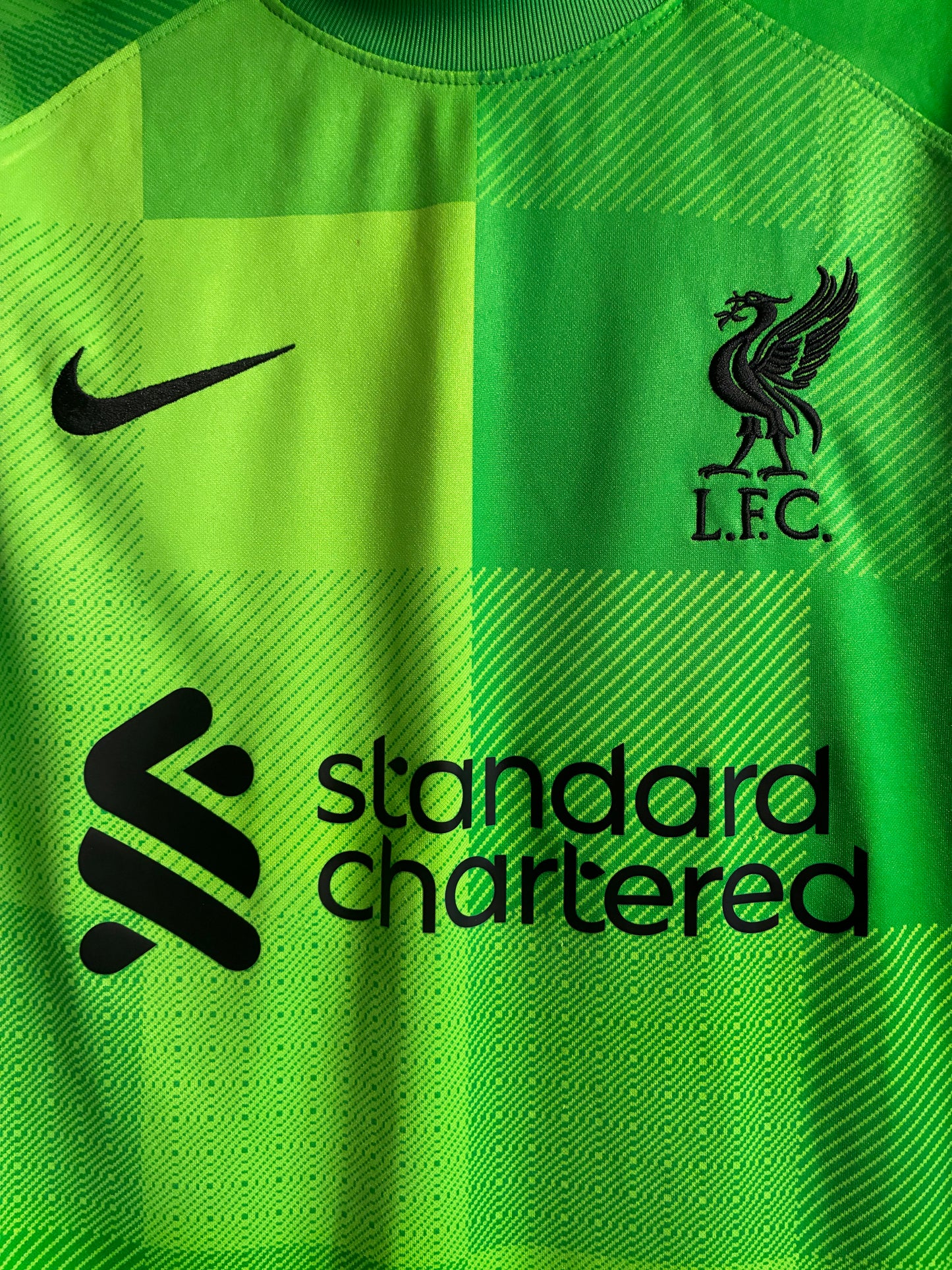Liverpool 2021/22 GK Home Shirt - Medium