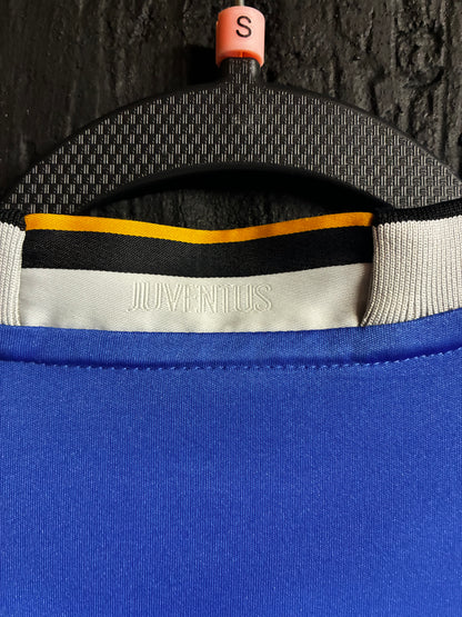 Juventus 2016/17 Away - Small - Dani Alves 23