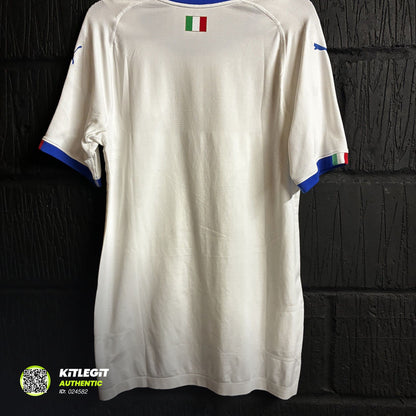 Italy 2018 Away Shirt - Large