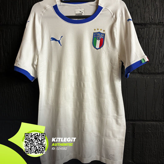 Italy 2018 Away Shirt - Large