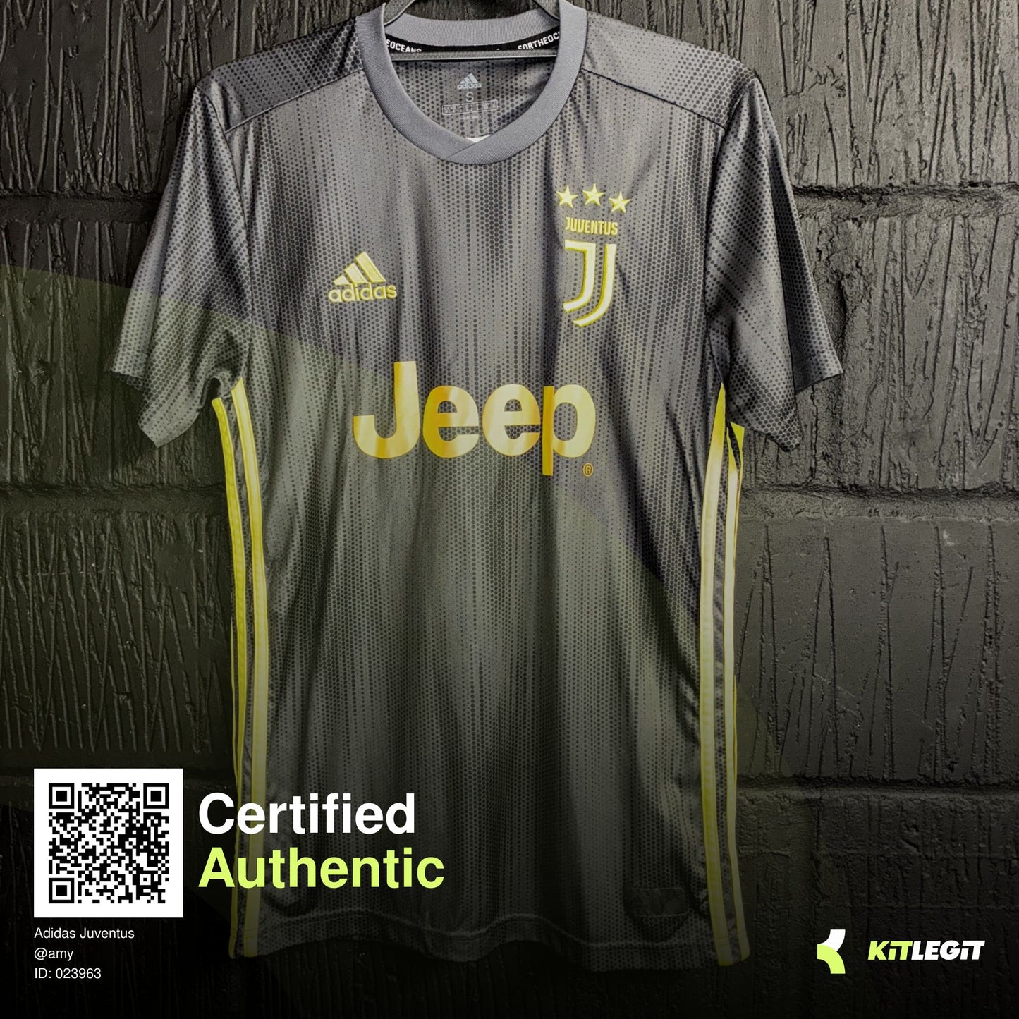 Juventus 2018/19 3rd Shirt  - Small  - Chiellini 3